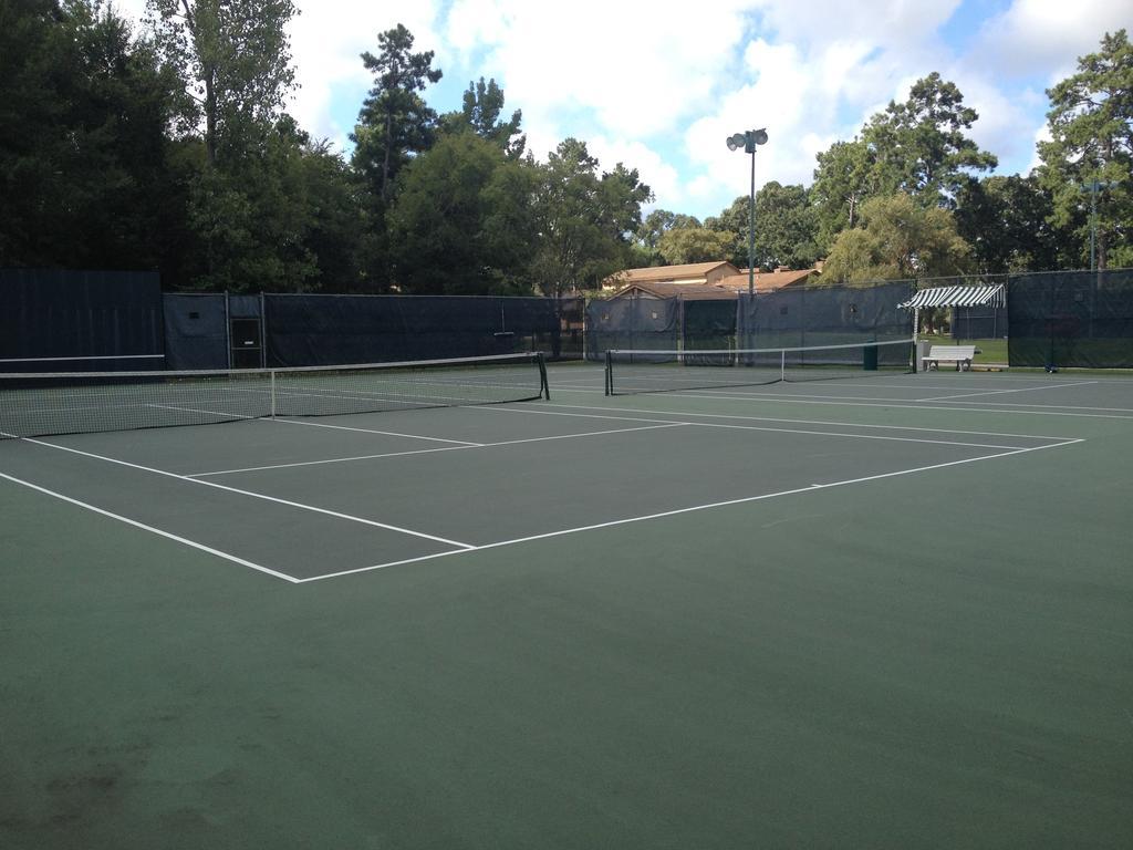 Crown Colony Villas Lufkin Esterno foto