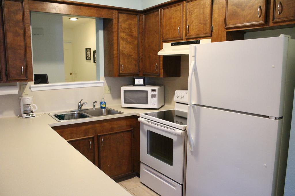 Crown Colony Villas Lufkin Esterno foto