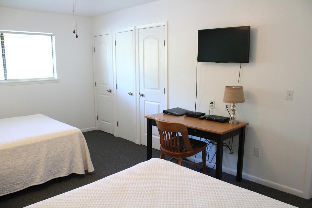 Crown Colony Villas Lufkin Esterno foto